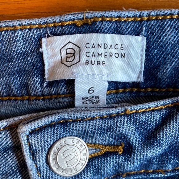Candace Cameron Bure Jeans - Picture 5 of 11